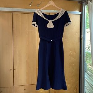 Vintage style blue & lace dress fitted, below the knee-M